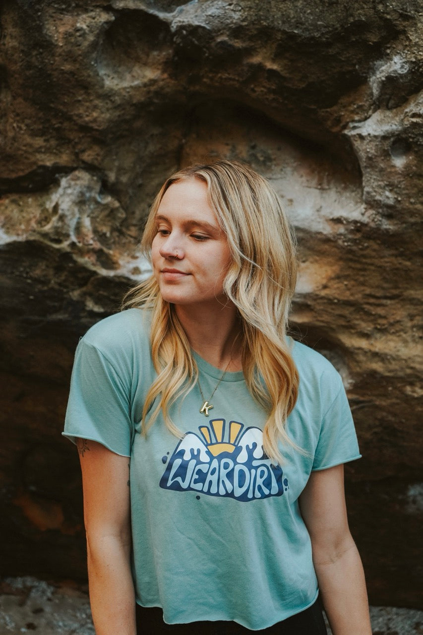 mountain cropped tee